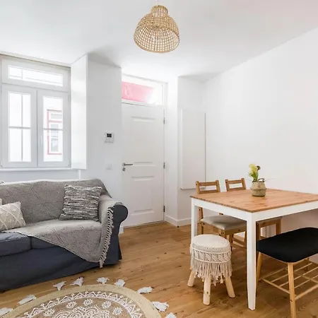 Charming Duplex With Portuguese Soul Lisbon